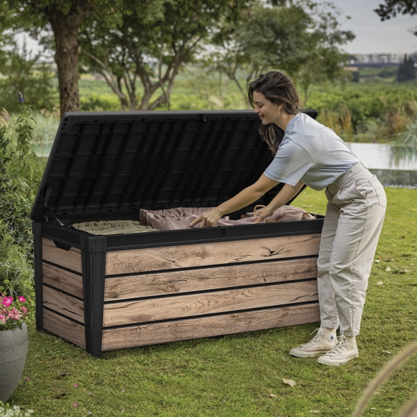 Keter Gartenbox Brightwood, 454 Liter, Holzoptik Pinie, 154,90 €